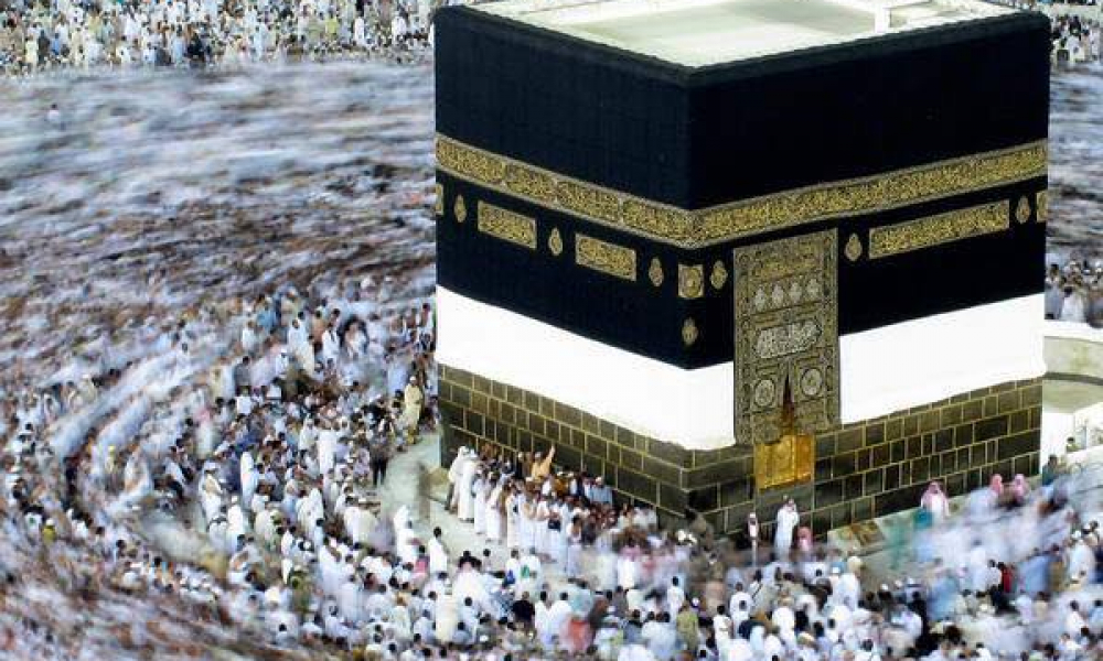 كل ما في الإسلام يميناً، إلا الطواف يساراً!