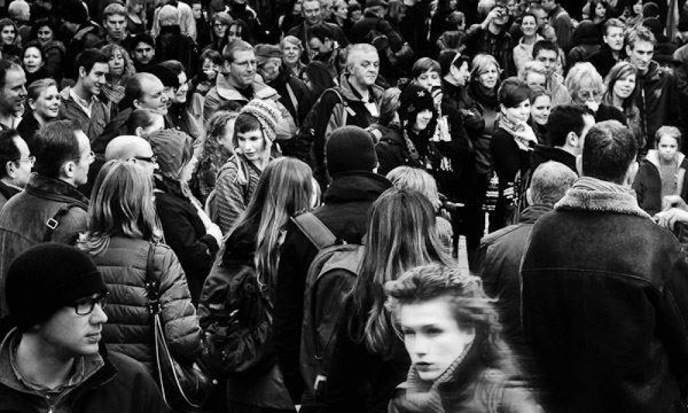 يا صديق في تلك الزحام ستتذكر نفسك