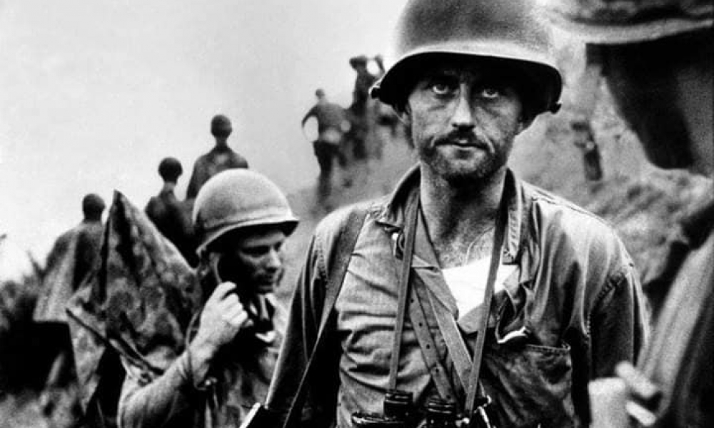 من هو مصور الحروب الأمريكي الشهير؟