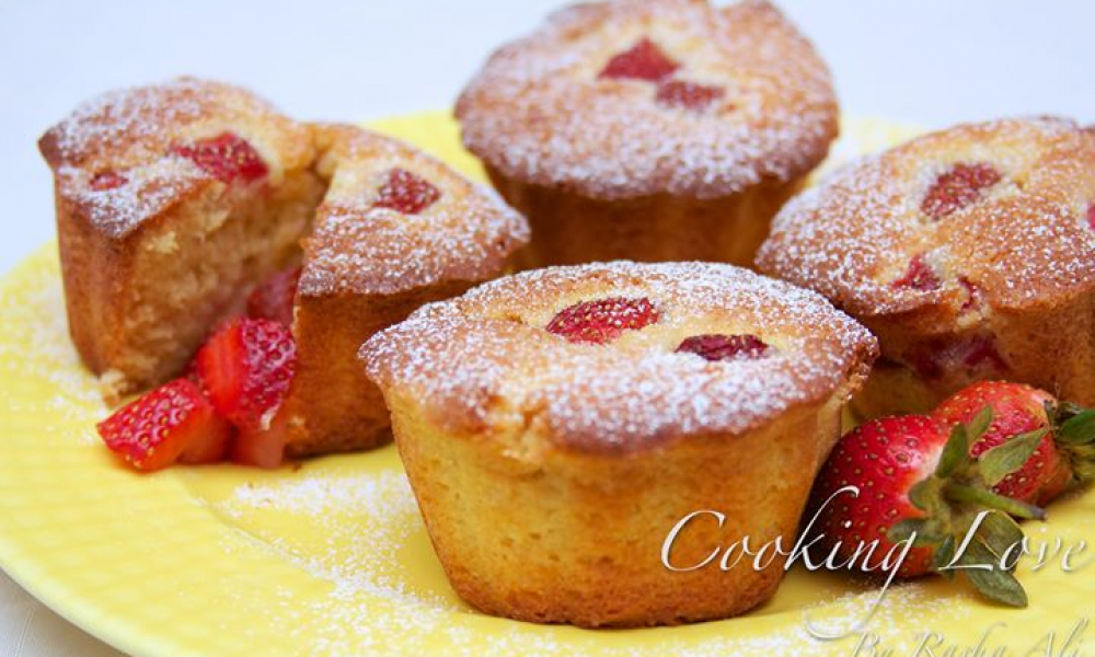 كب كيك بالفراولة