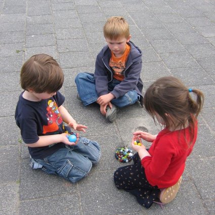 كيف نتعامل مع عمر الخمس سنوات؟