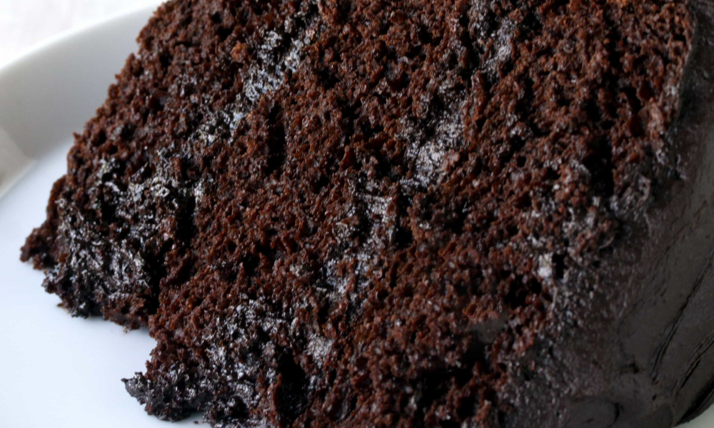 طريقة تحضير كيك الشوكولا بدون بيض بالعربيك